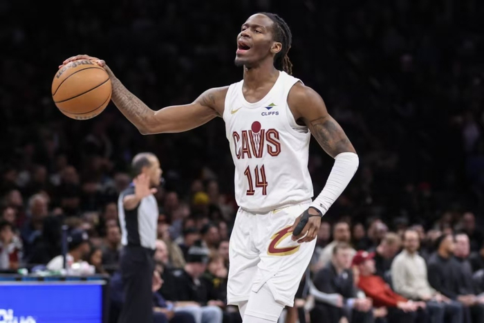 国王管理层连续失误引争议 球队陷入困境