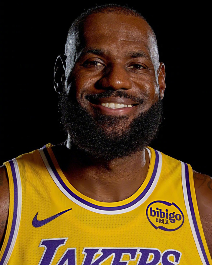 詹姆斯生涯前半程与后半程数据对比：场均得分