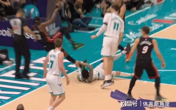 热火球员拉拽阿德巴约脚踝致重伤引争议