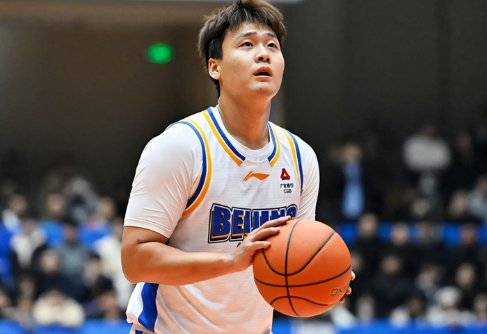 北京男篮收官战冲三关键战 曾凡博复出威廉姆斯